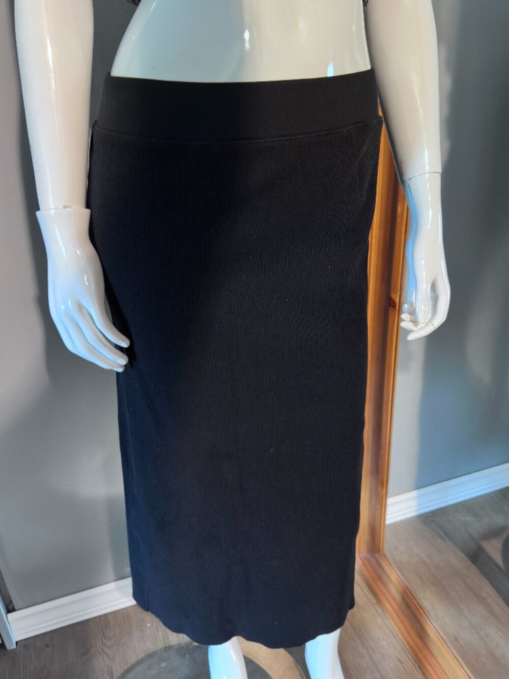 James Perse NWT Black Ribbed Knit Maxi Skirt Size 3 Elastic Waist Back Slit